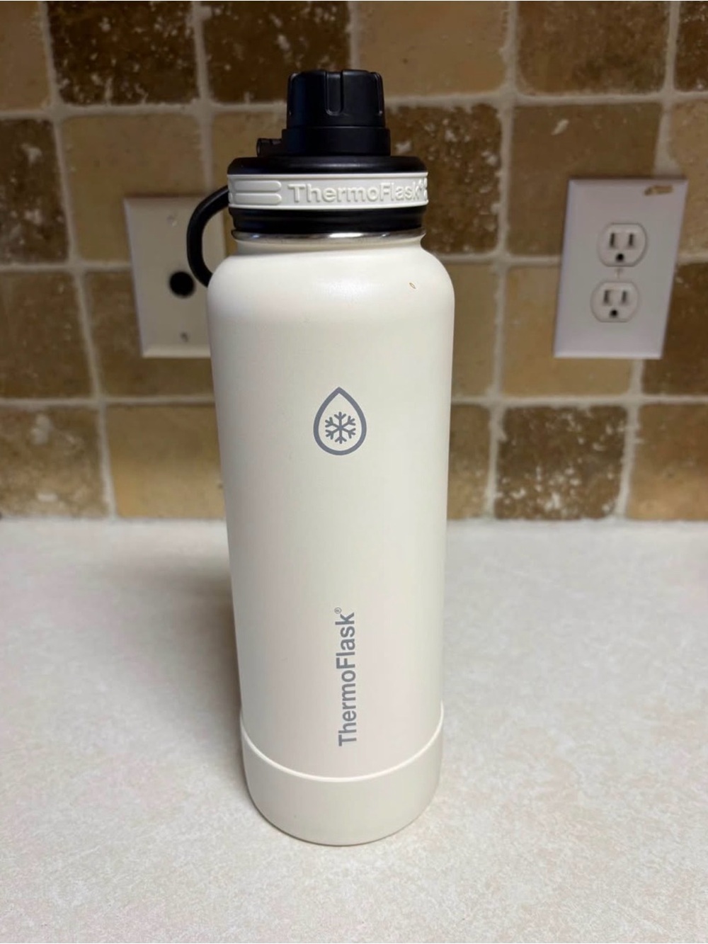 ThermoFlask White Insulated Water Bottle - Leak-Proof Thermos